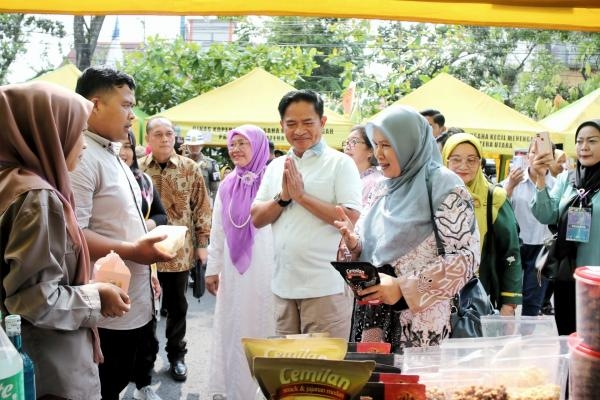 Pj Gubernur Sumut Buka Bazar Srikandi Ramadan 1445 H